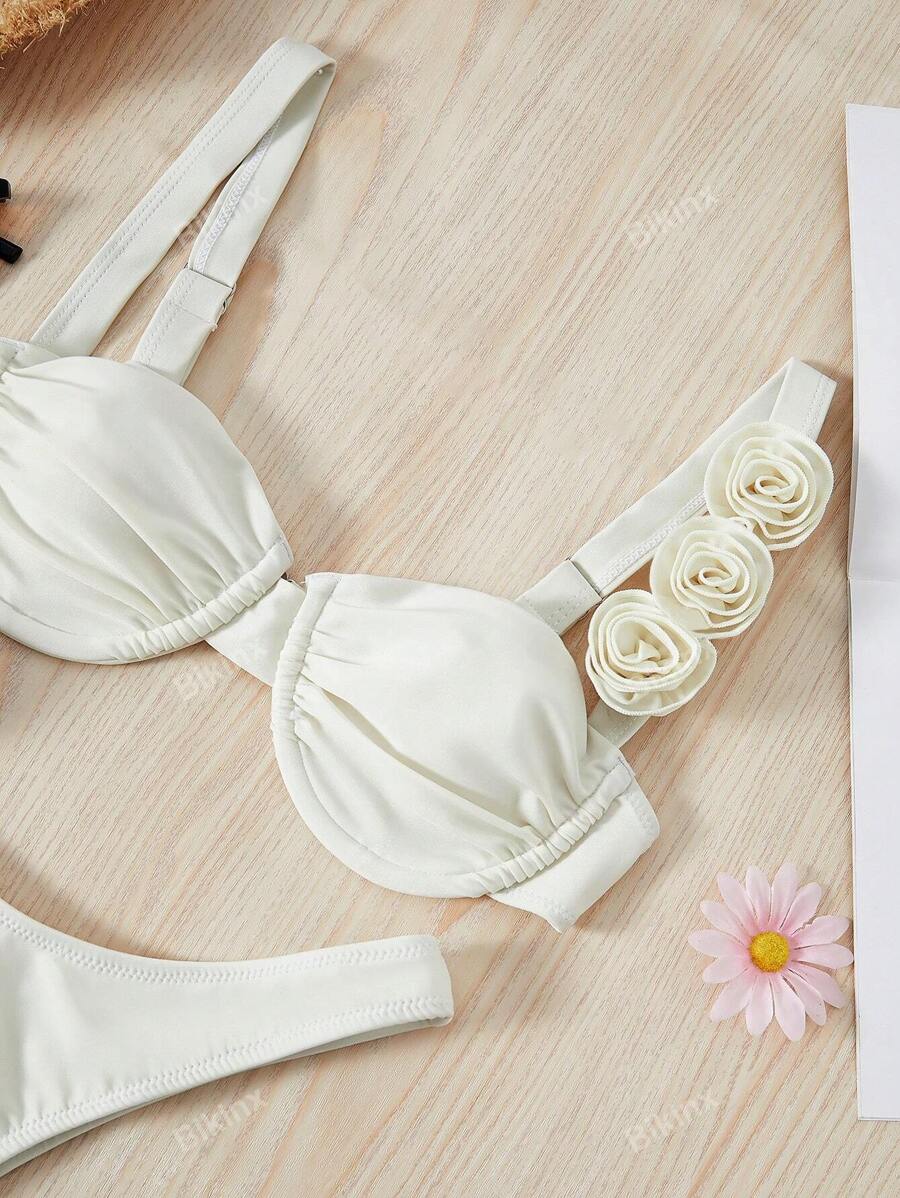 Maiô Bikini com Sustentação Floral Tridimensional