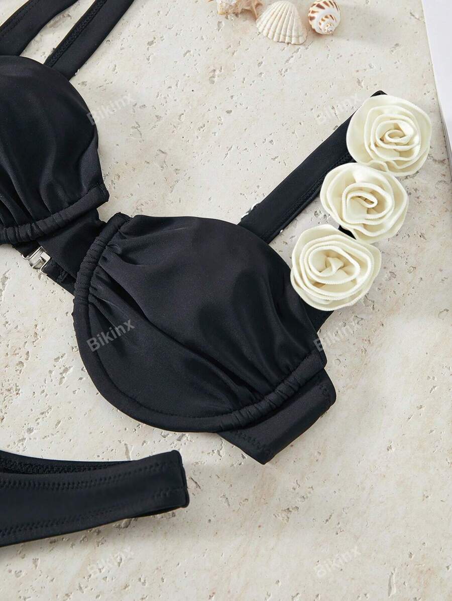 Maiô Bikini com Sustentação Floral Tridimensional