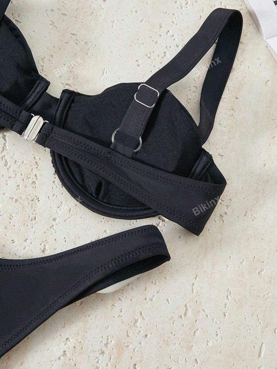 Maiô Bikini com Sustentação Floral Tridimensional