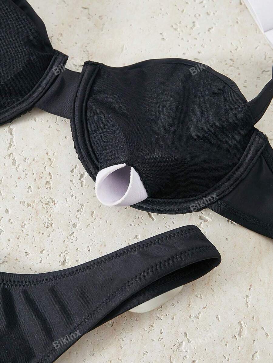 Maiô Bikini com Sustentação Floral Tridimensional
