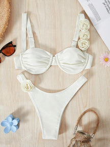 Maiô Bikini com Sustentação Floral Tridimensional